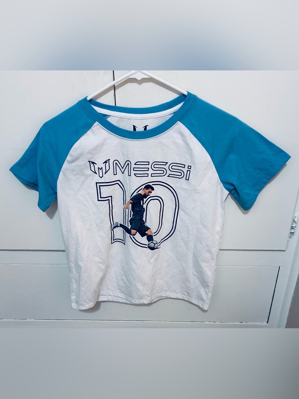 Messi BOYS size XL 14/16 shirt